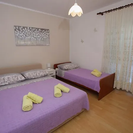Apartment Luka *