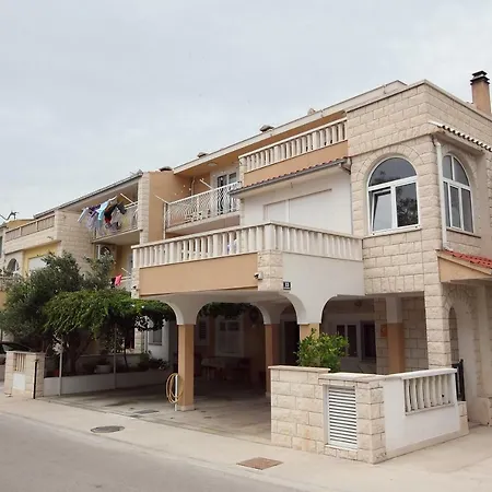Apartment Luka