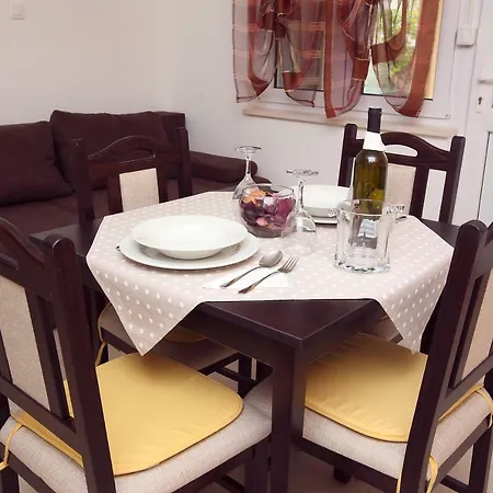 Luka Apartment Split