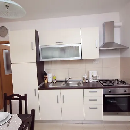 Luka Apartment Split