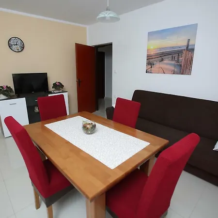 Luka Apartment